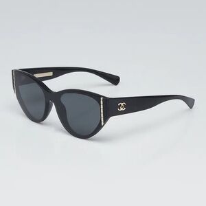 Chanel 6054 Black Cat Eye Sunglasses Gold Detail Made in Italy